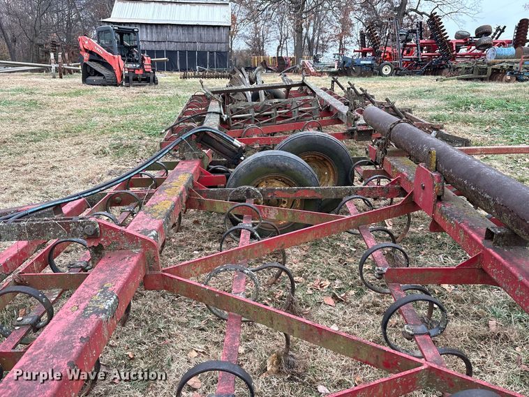 image for item DT4666  30' W field cultivator