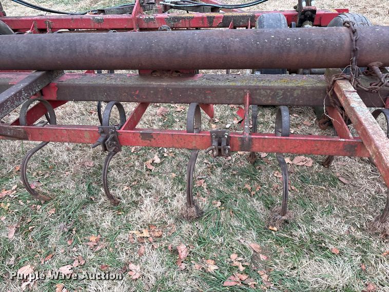 image for item DT4666  30' W field cultivator