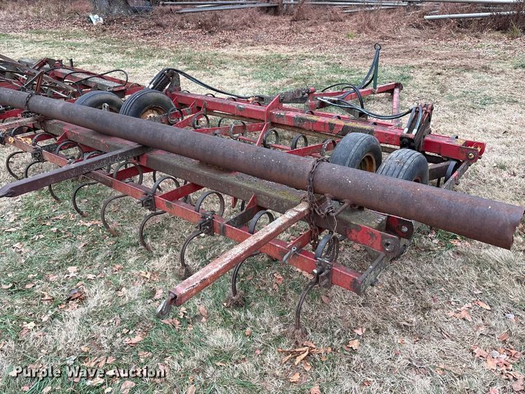 image for item DT4666  30' W field cultivator