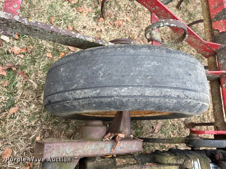 image for item DT4666  30' W field cultivator