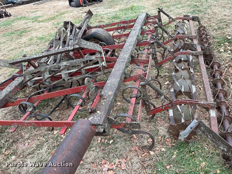 image for item DT4666  30' W field cultivator