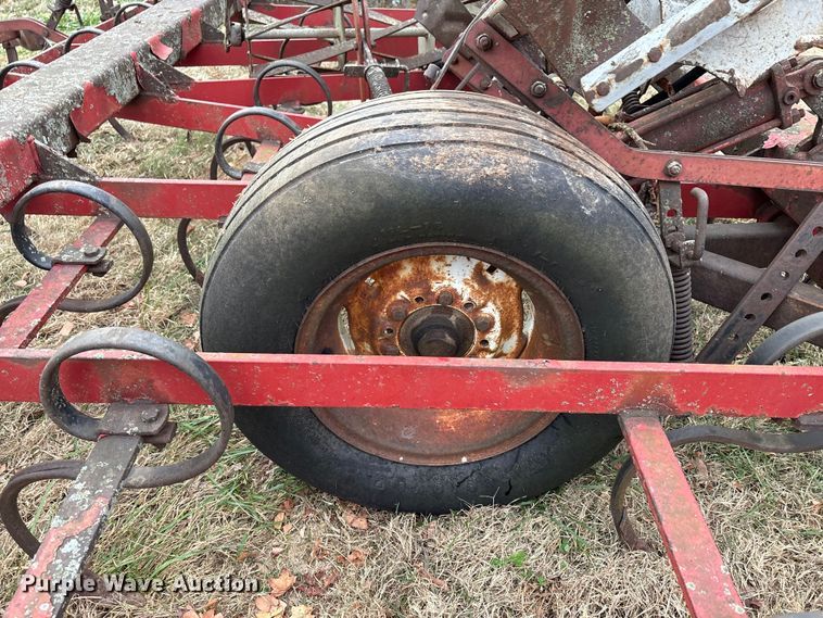 image for item DT4666  30' W field cultivator