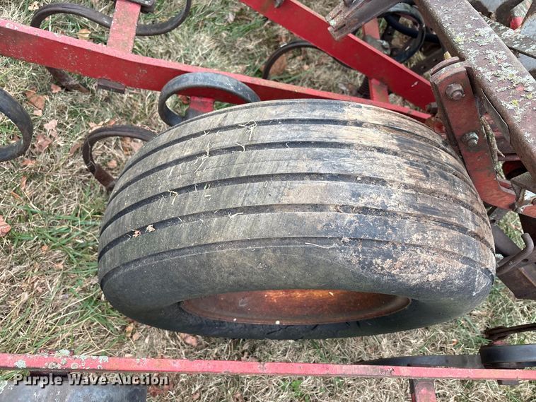 image for item DT4666  30' W field cultivator