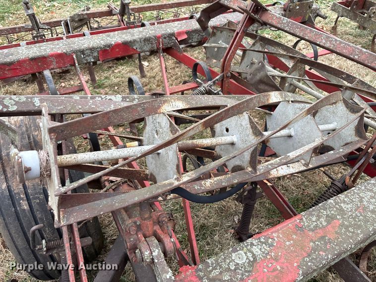 image for item DT4666  30' W field cultivator