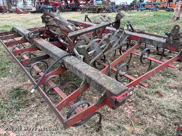image for item DT4666  30' W field cultivator