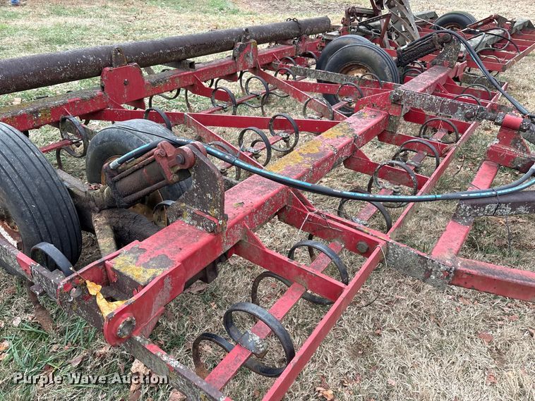 image for item DT4666  30' W field cultivator