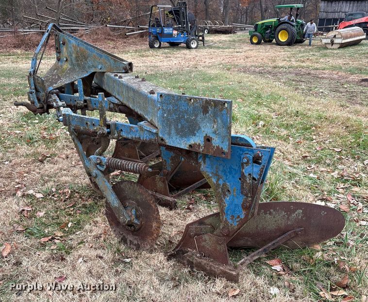 image for item DT4669 Ford 150 plow