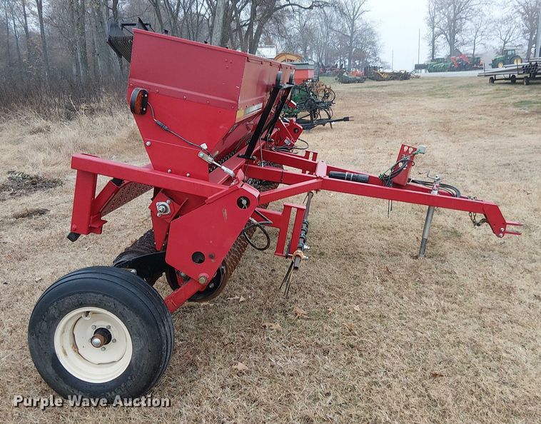 image for item DT4677 2020 Brillion SL2121 seeder
