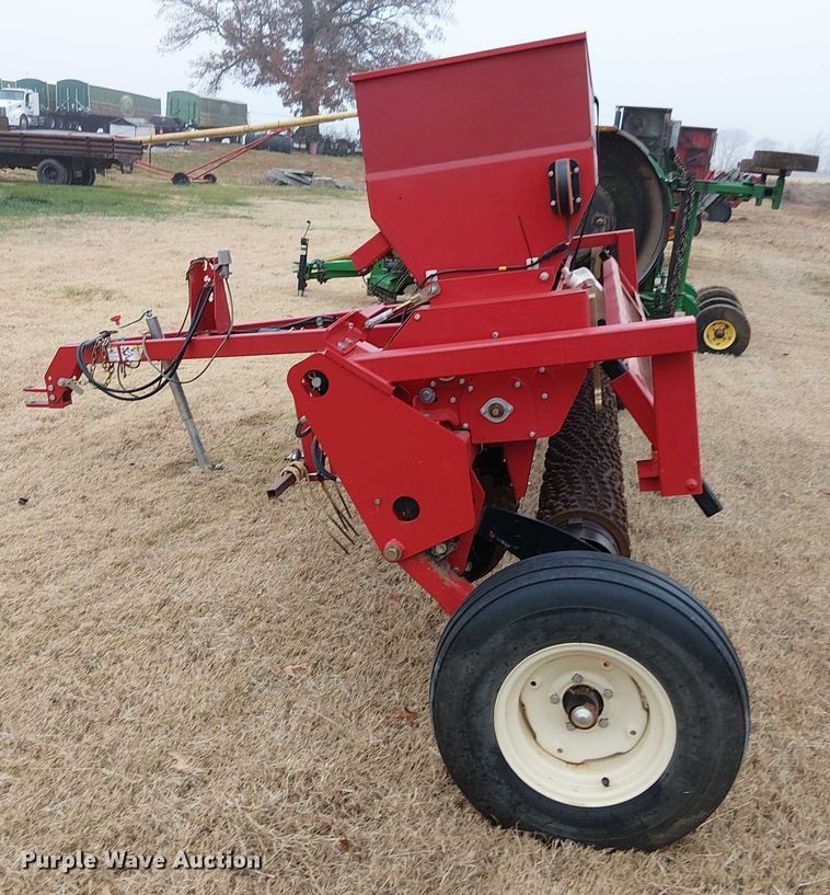 image for item DT4678 2021 Brillion SL2121 seeder