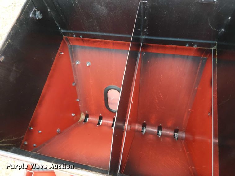 image for item DT4678 2021 Brillion SL2121 seeder