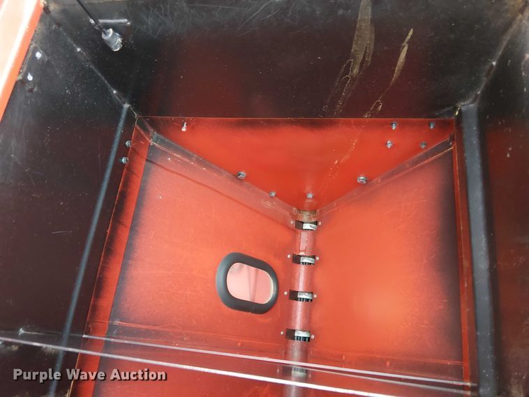 image for item DT4678 2021 Brillion SL2121 seeder