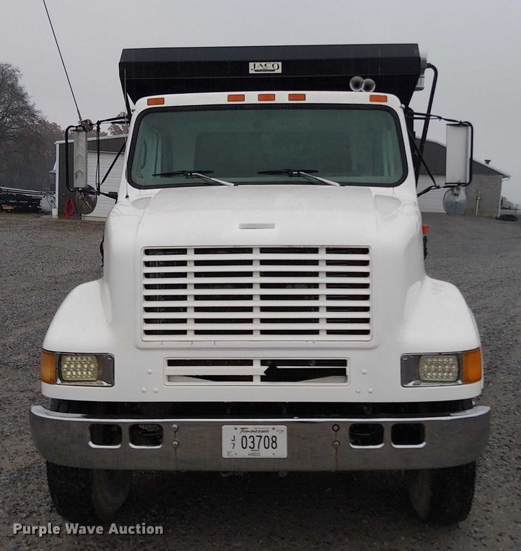 image for item DT4680 1998 International 8100 dump truck