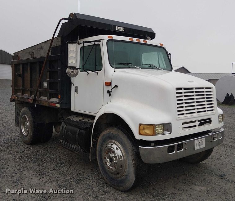 image for item DT4680 1998 International 8100 dump truck
