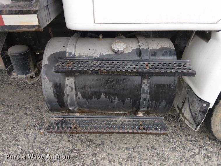 image for item DT4680 1998 International 8100 dump truck