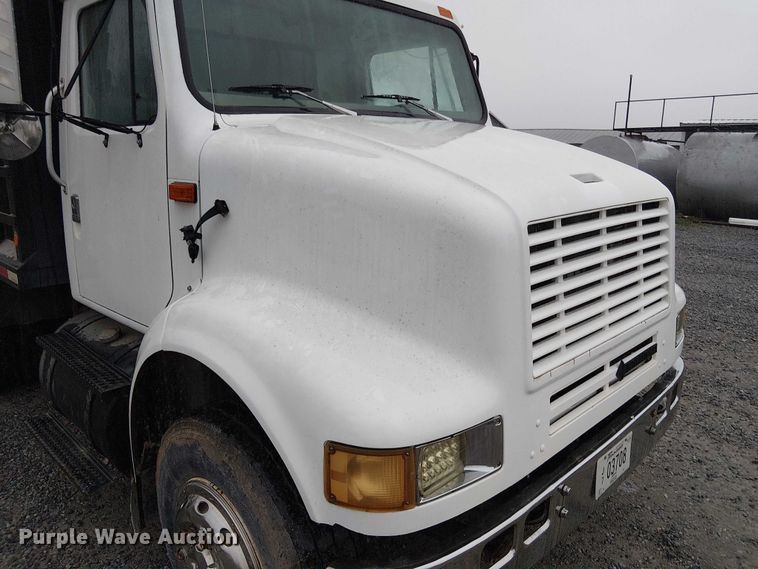 image for item DT4680 1998 International 8100 dump truck