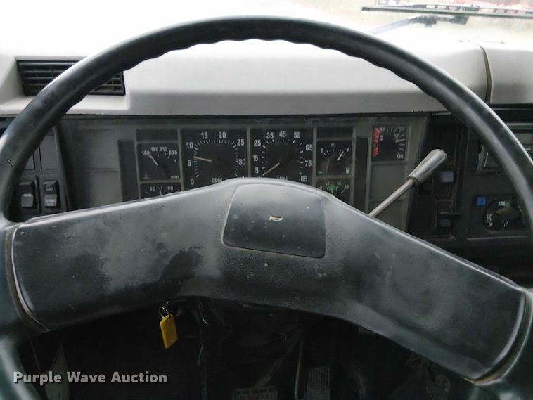 image for item DT4680 1998 International 8100 dump truck