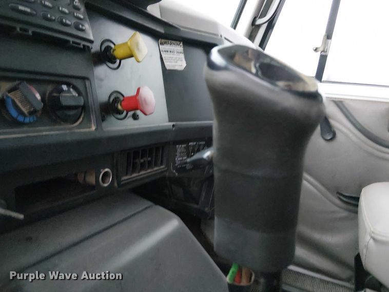 image for item DT4680 1998 International 8100 dump truck