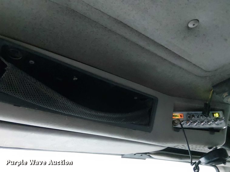 image for item DT4680 1998 International 8100 dump truck