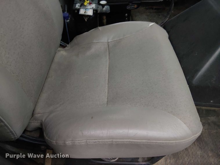 image for item DT4680 1998 International 8100 dump truck