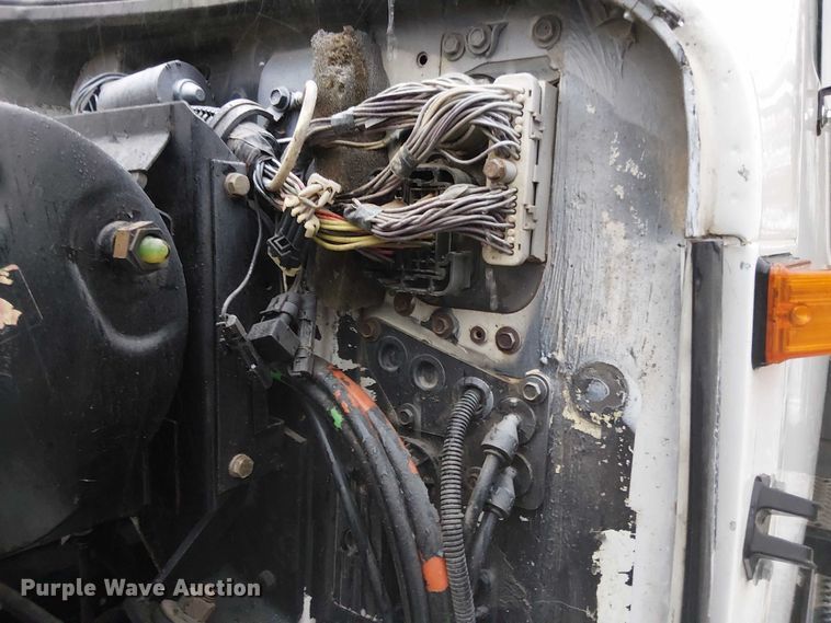 image for item DT4680 1998 International 8100 dump truck