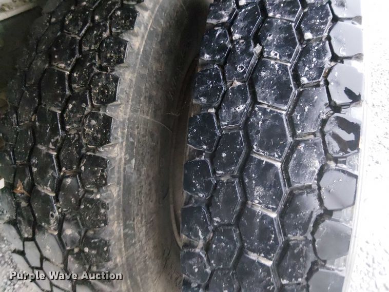 image for item DT4680 1998 International 8100 dump truck