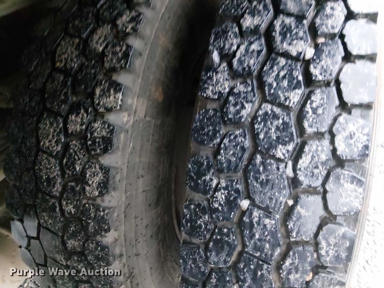 image for item DT4680 1998 International 8100 dump truck