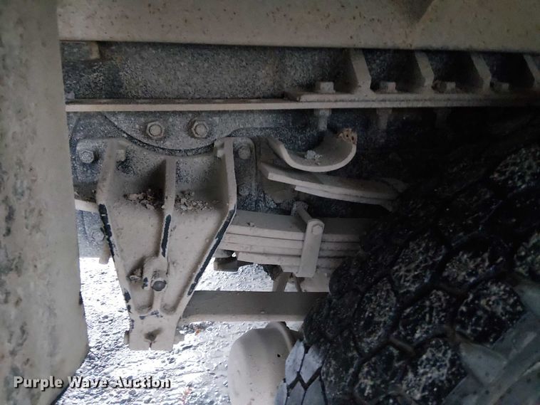 image for item DT4680 1998 International 8100 dump truck