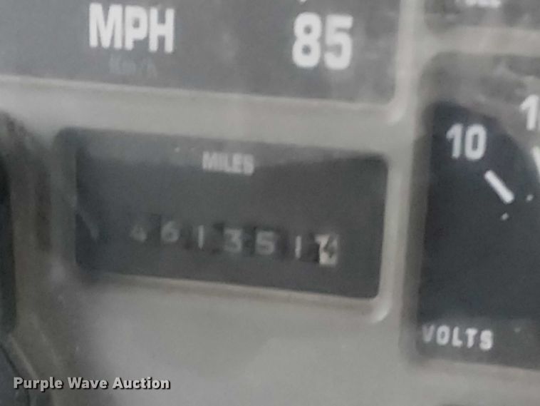 image for item DT4680 1998 International 8100 dump truck