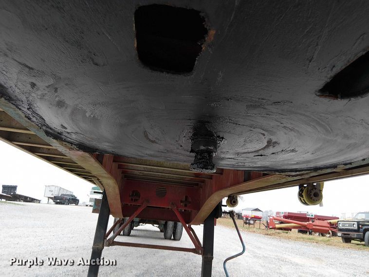 image for item DT4683 2000 Transcraft Eagle W2 flatbed trailer