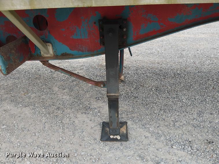 image for item DT4683 2000 Transcraft Eagle W2 flatbed trailer