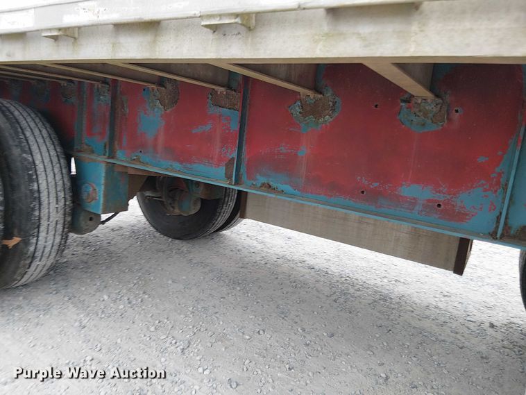image for item DT4683 2000 Transcraft Eagle W2 flatbed trailer