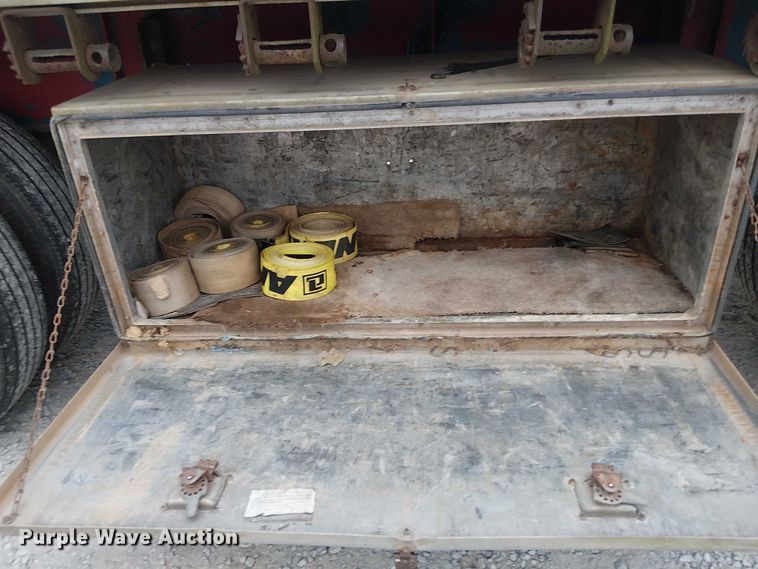 image for item DT4683 2000 Transcraft Eagle W2 flatbed trailer