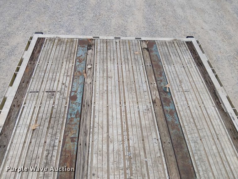 image for item DT4683 2000 Transcraft Eagle W2 flatbed trailer