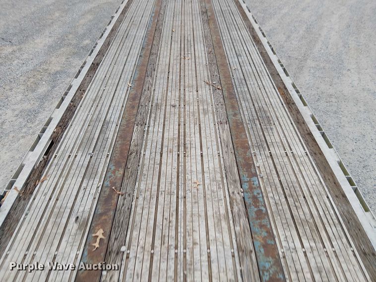 image for item DT4683 2000 Transcraft Eagle W2 flatbed trailer