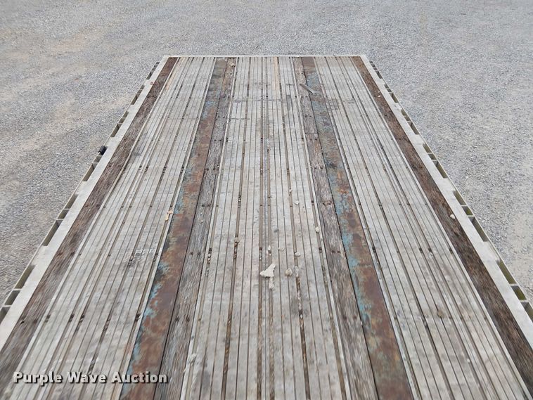 image for item DT4683 2000 Transcraft Eagle W2 flatbed trailer