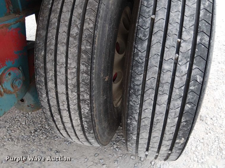 image for item DT4683 2000 Transcraft Eagle W2 flatbed trailer