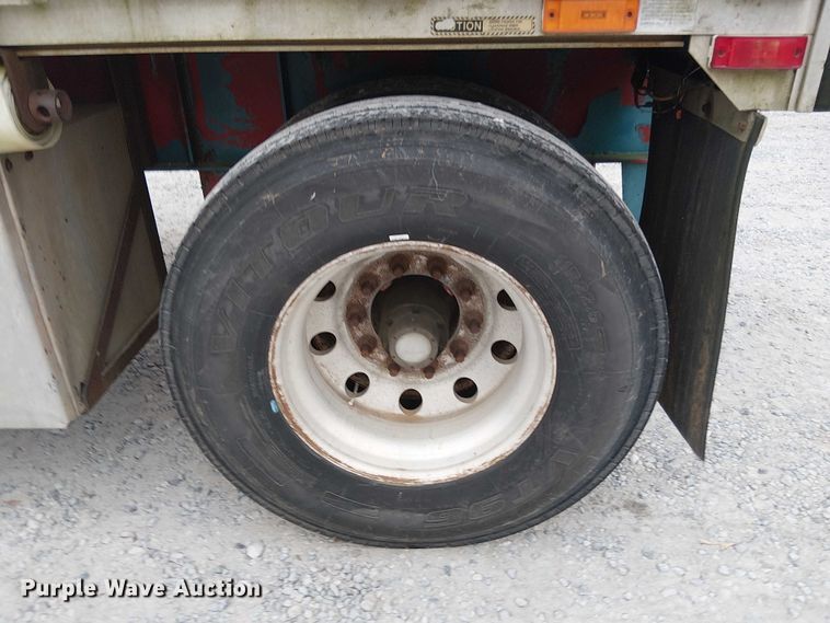 image for item DT4683 2000 Transcraft Eagle W2 flatbed trailer