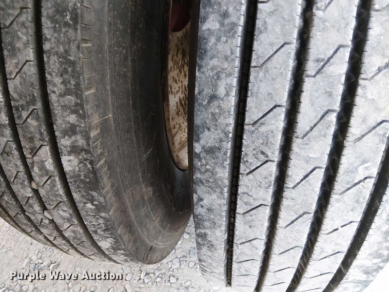 image for item DT4683 2000 Transcraft Eagle W2 flatbed trailer