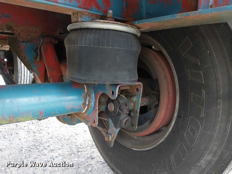 image for item DT4683 2000 Transcraft Eagle W2 flatbed trailer