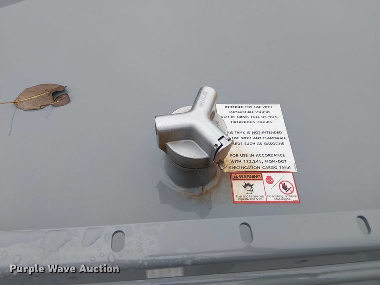 image for item DT4693 2022 LDJ EV750 fuel trailer