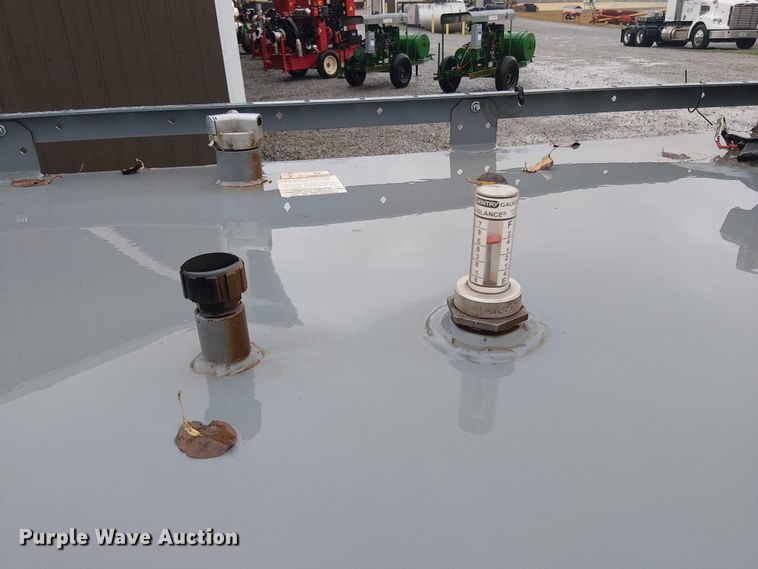 image for item DT4693 2022 LDJ EV750 fuel trailer