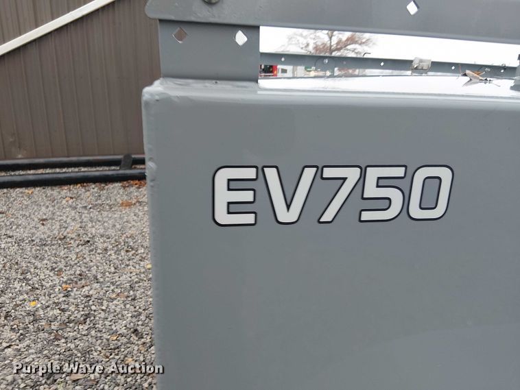 image for item DT4693 2022 LDJ EV750 fuel trailer