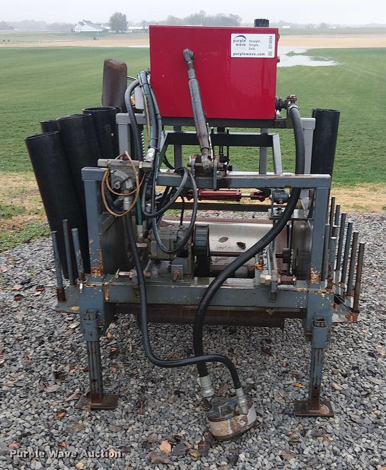 image for item DT4694 Sod unroller