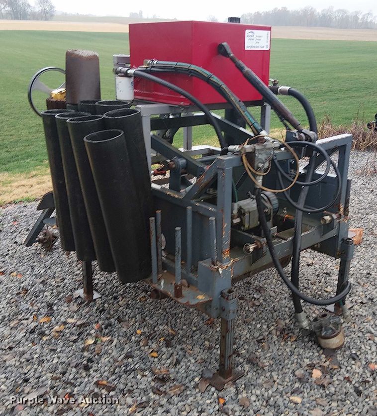 image for item DT4694 Sod unroller