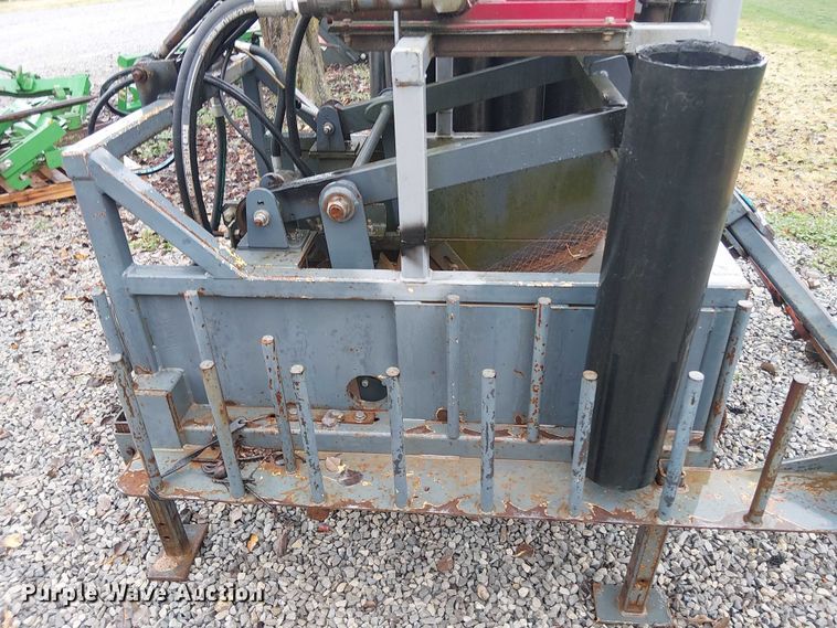 image for item DT4694 Sod unroller