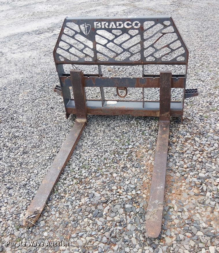 image for item DT4696 2015 Paladin skid steer forks