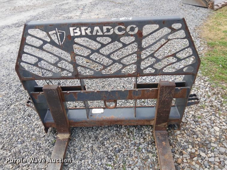 image for item DT4696 2015 Paladin skid steer forks