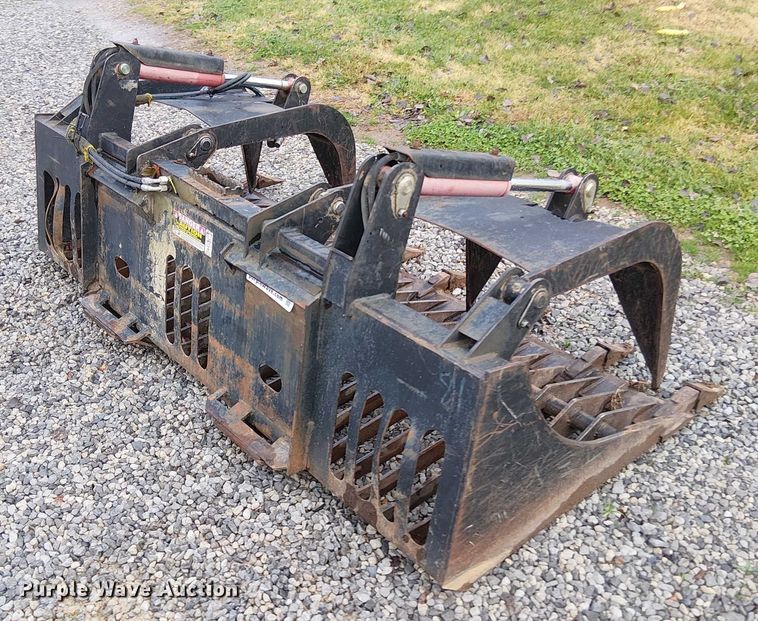 image for item DT4698 Skid steer rock grapple bucket