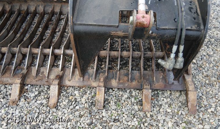 image for item DT4698 Skid steer rock grapple bucket