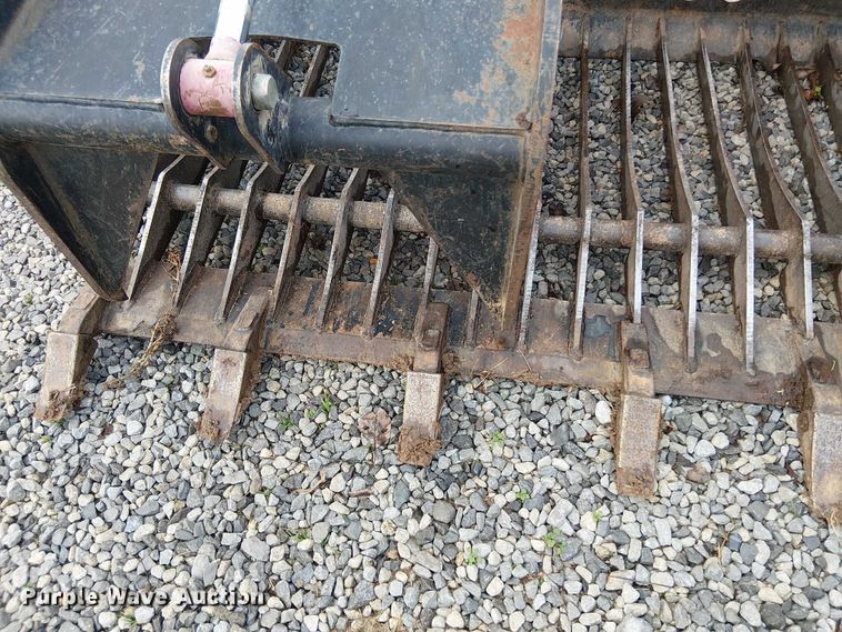 image for item DT4698 Skid steer rock grapple bucket